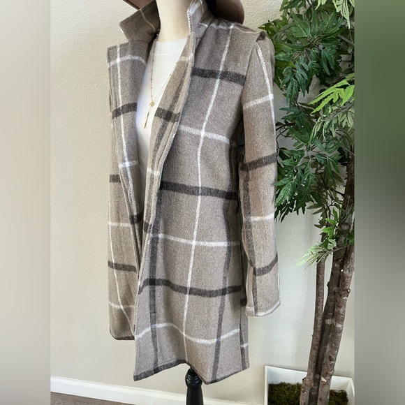 Jacket - Picture 3 of 5